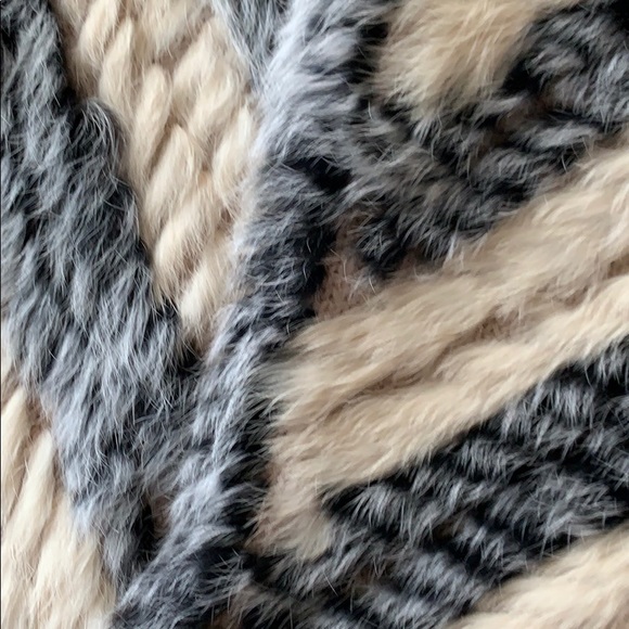 Marc by Marc Jacobs fur vest grey and beige - Picture 7 of 8